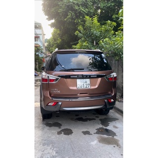 isuzu mux nẹp cốp có đèn led
