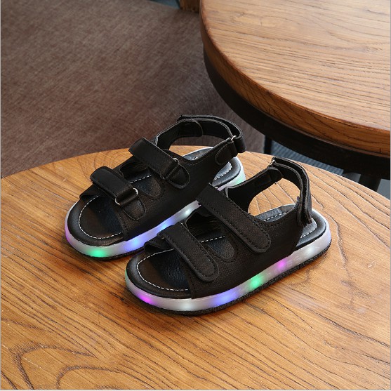 Giày sandal 2 quai có đèn cho bé