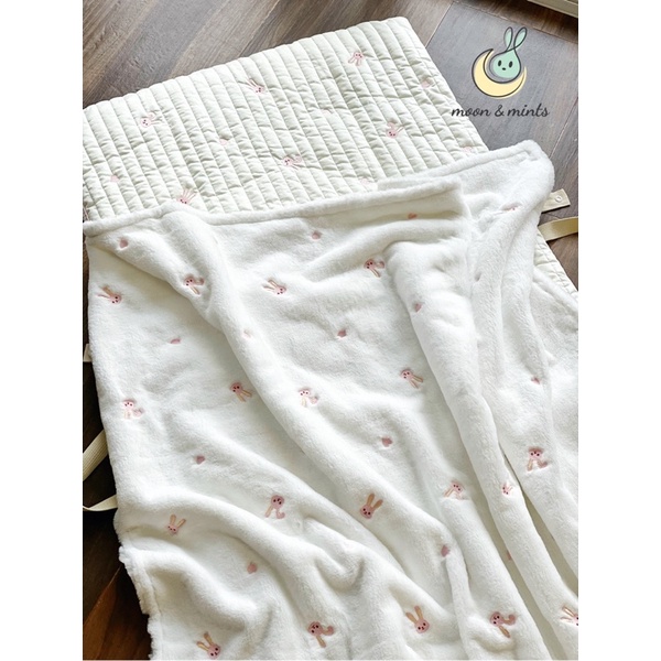 Chăn lông nhung tuyết thêu họa tiết cho bé Moon&Mints, 2 lớp dày dặn