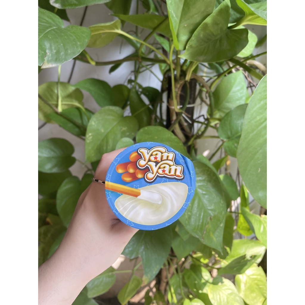 Bánh Que Yan Yan Meiji Chấm Kem Vanilla Creamy Flavor (Ly 44g)