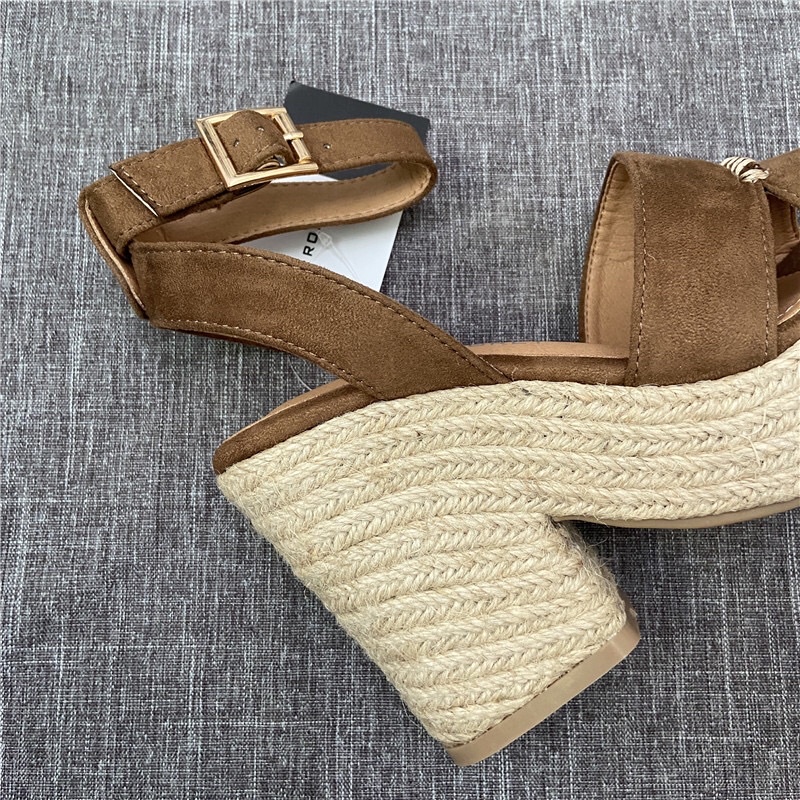 Sandal đế cói da lộn . xuất Eu