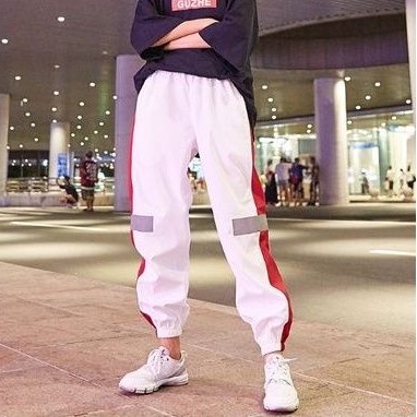 Quần jogger thể thao ống bó unisex, vải dù, màu trắng sọc đỏ
