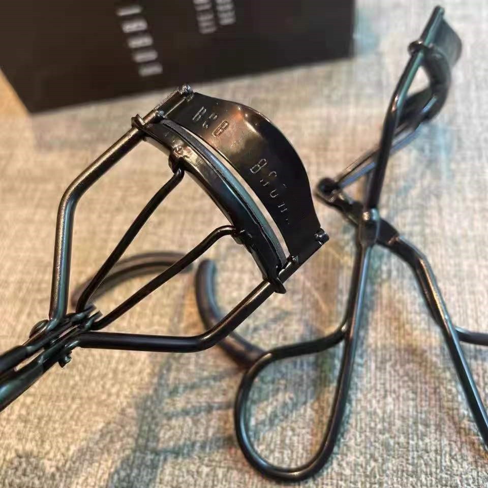Dụng Cụ Bấm Mi Làm Quà Tặng VIP BB Brown️