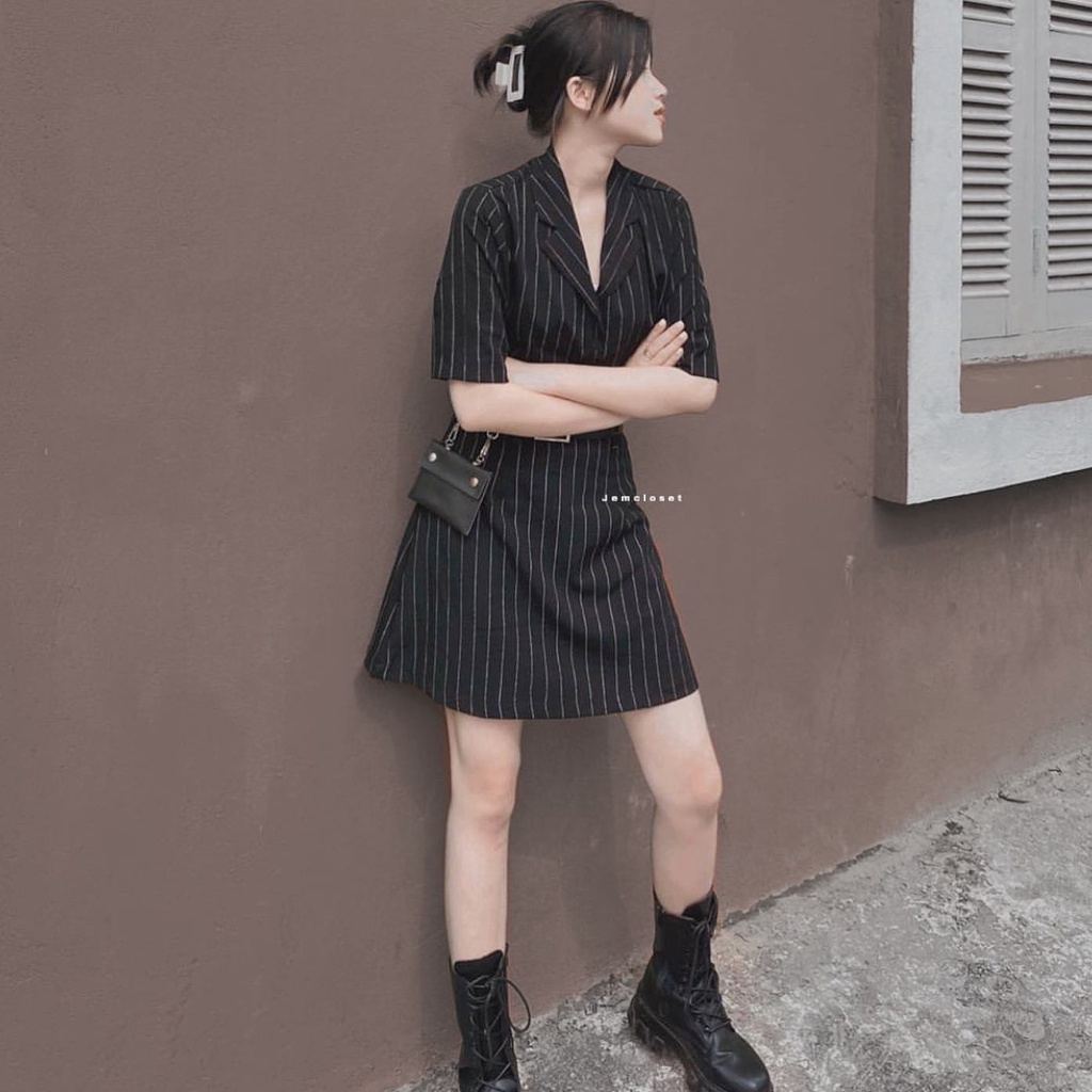 Set Đồ Chân Váy Ngắn Cùng Với Áo Croptop Kẻ Sọc Tay Lỡ Chất Vải Đũi Dệt Mịn MALL - 8111 GOUS OFFICIAL