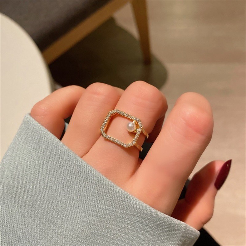 Nhẫn đính ngọc trai nhân tạo thiết kế đơn giản thời trang