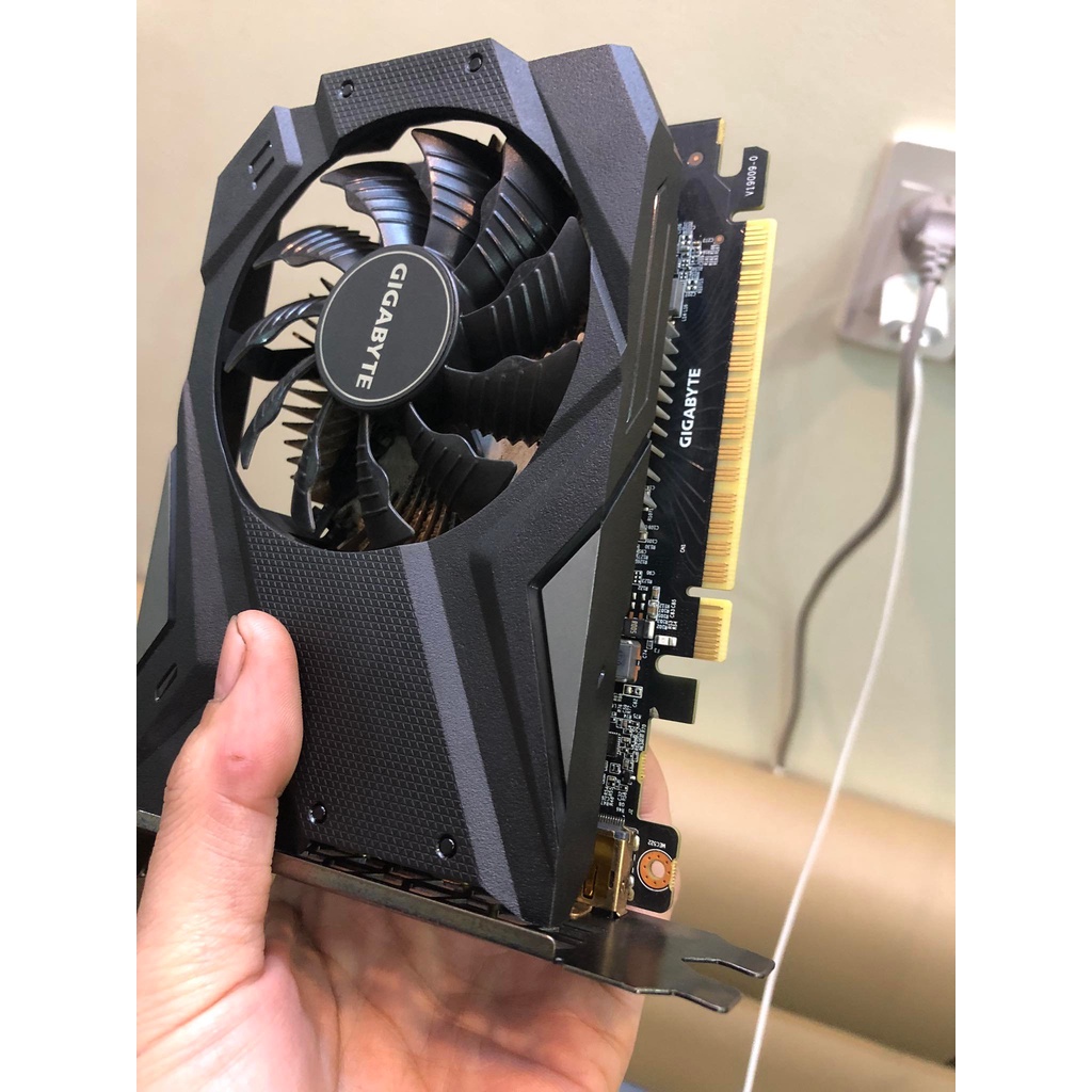 VGA GIGA 1650 - 4GD5
