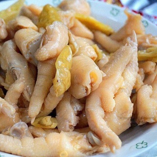 Chân Gà Xả Ớt Xanh YuYu Món Ăn Vặt Hấp Dẫn, Ăn Là Ghiền, Gói 210gram