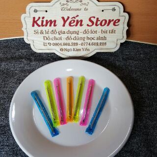 Que nặn mụn (cây nặn mụn)