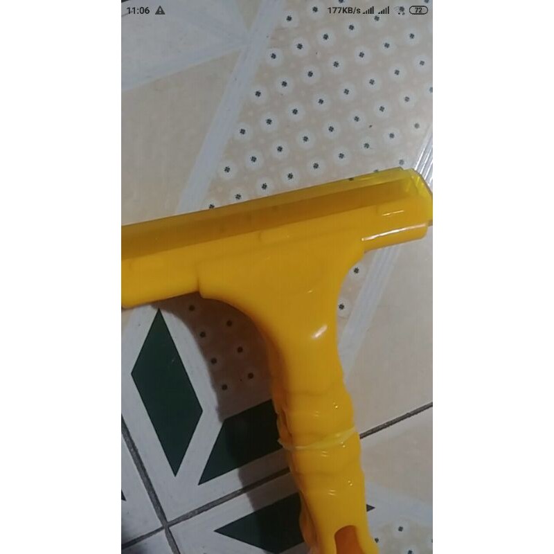 Cây Gạt Kính ,Gạt Nước ,Gạt Decal Mini Siêu Tiện Lợi