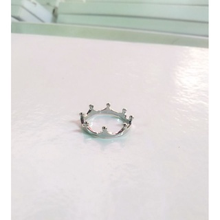 Nhẫn hình vương miện tròn