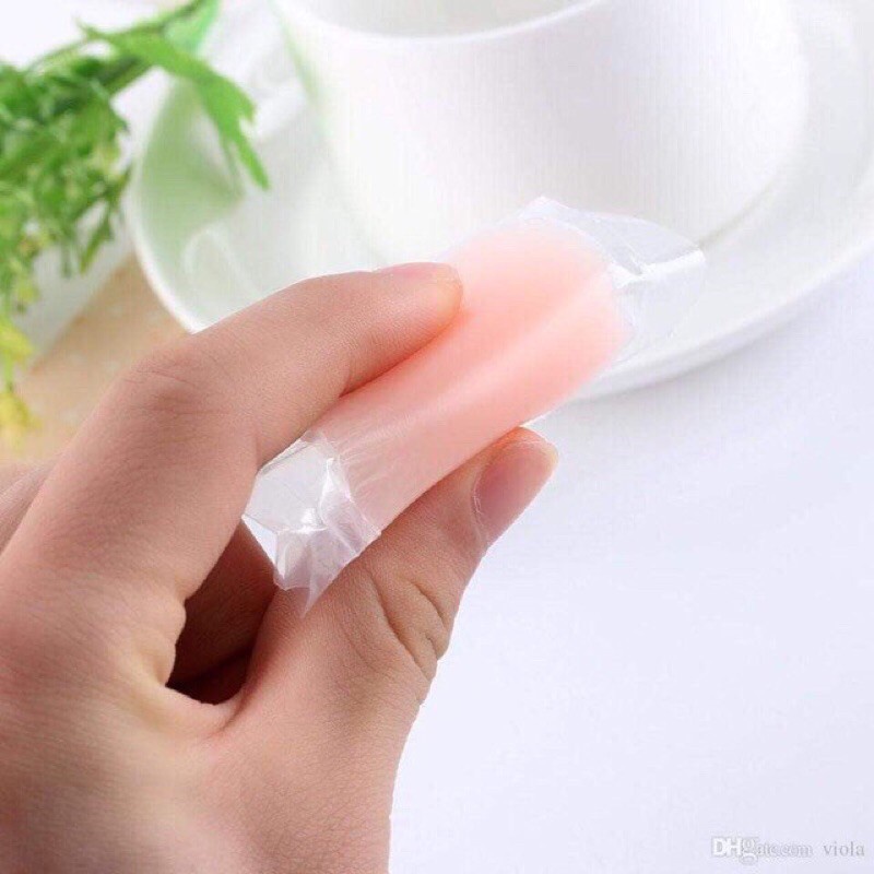 Dán ti hình hoa mai , miếng dán nhũ hoa silicon dùng được nhiều lần hộp đỏ 028 ( 1 đôi)