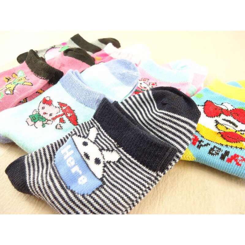 Đôi tất siêu đáng yêu dành cho bé 1-5 tuổi màu ngẫu nhiên