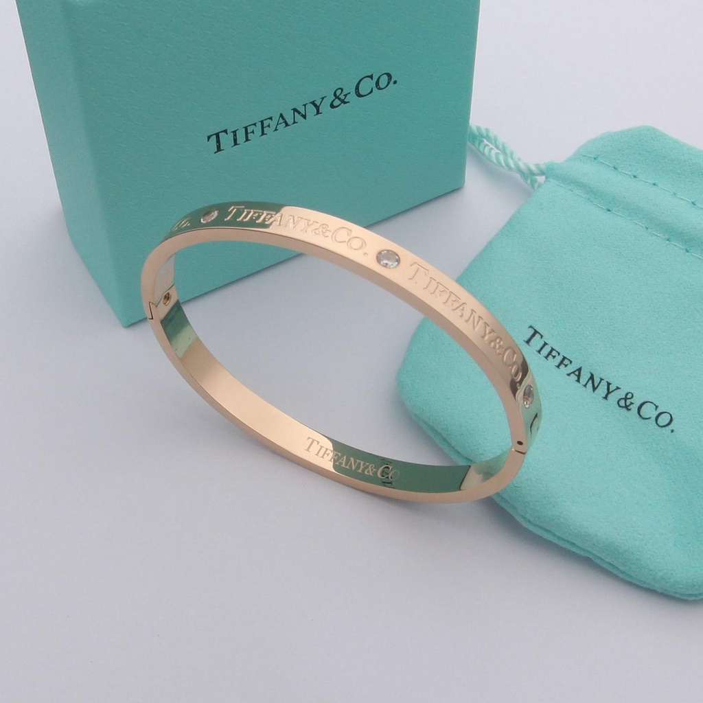 Tiffany & Co. Vòng Tay Thép Không Gỉ Phối Chữ Cái Màu Vàng Mới 2022