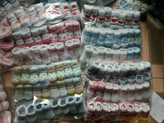 Combo 2 đôi tất hộp quà Carter sơ sinh