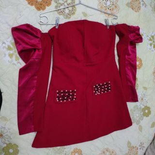 Đầm cúp ngực trễ vai