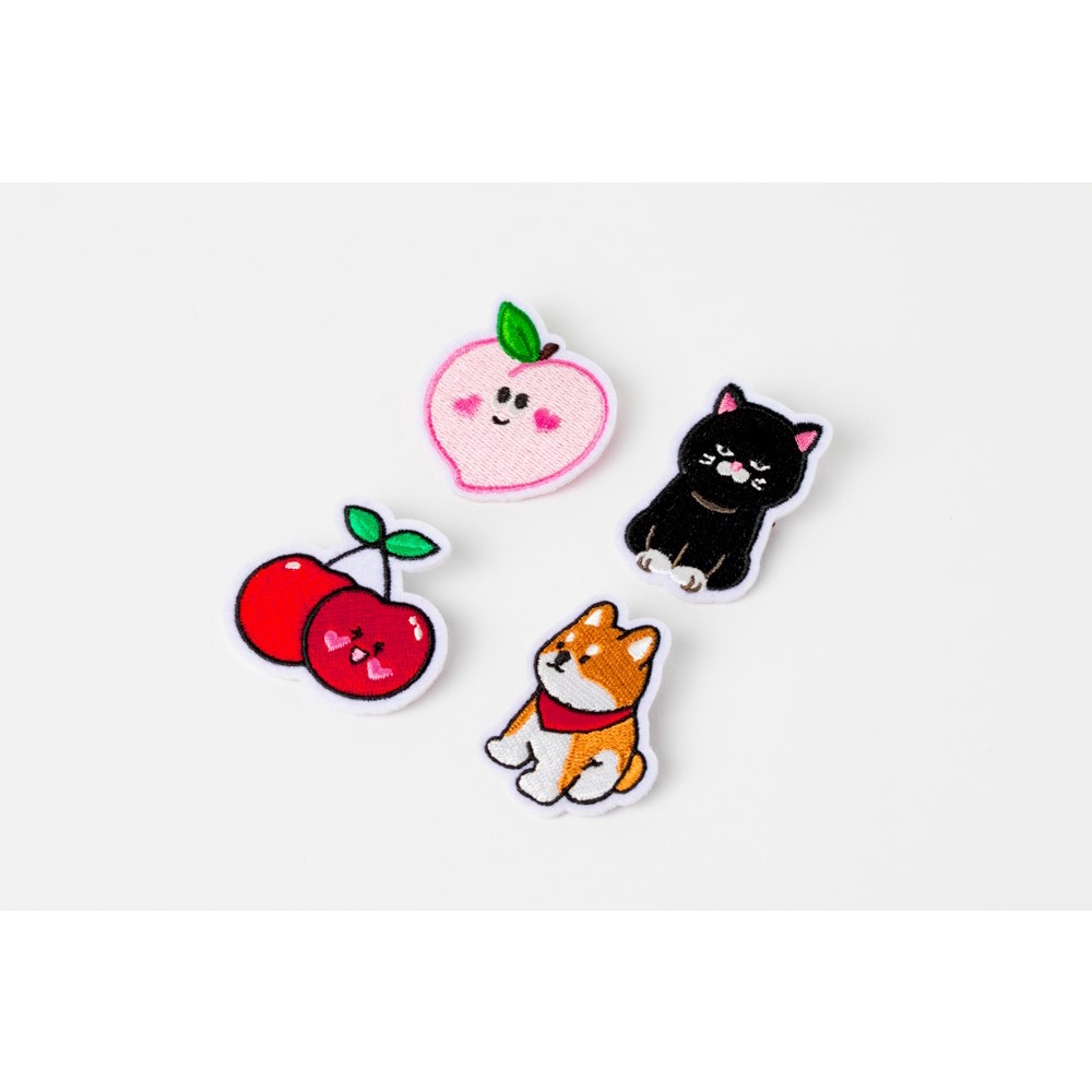 Huy Hiệu ARTBOX Hàn Quốc Hình Quả Đào Màu Hồng Xinh Xắn