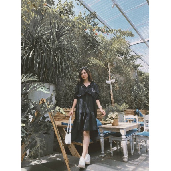 Đầm thêu September