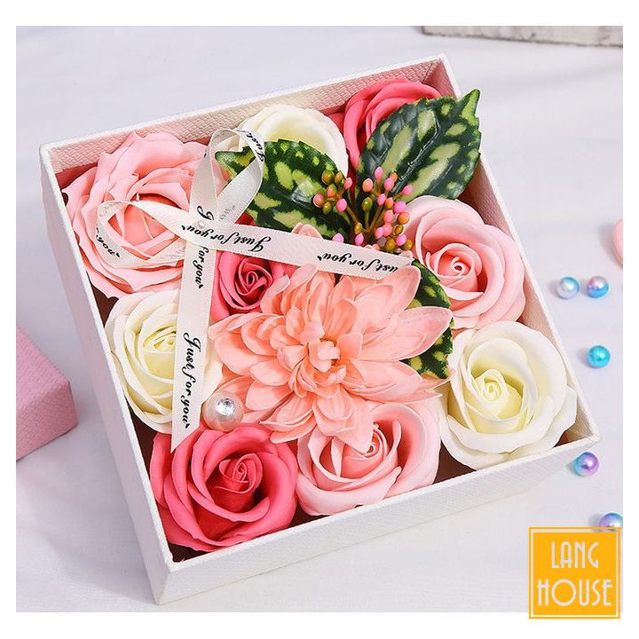 HỘP HOA LỤA PHỦ SÁP THƠM Tặng Valentine, 8/3, 20/10, Noel (Có Kèm Túi Và Thiệp)