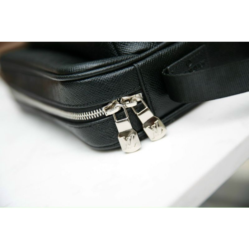 Túi đeo chéo nam LV Outdoor size24cm tag bạc cực đẹp trẻ trung fullbox bill nguyên seal