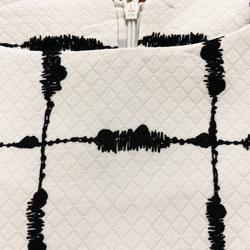 Size M đầm trắng kẻ ô vuông to suông ngắn tay | BigBuy360 - bigbuy360.vn