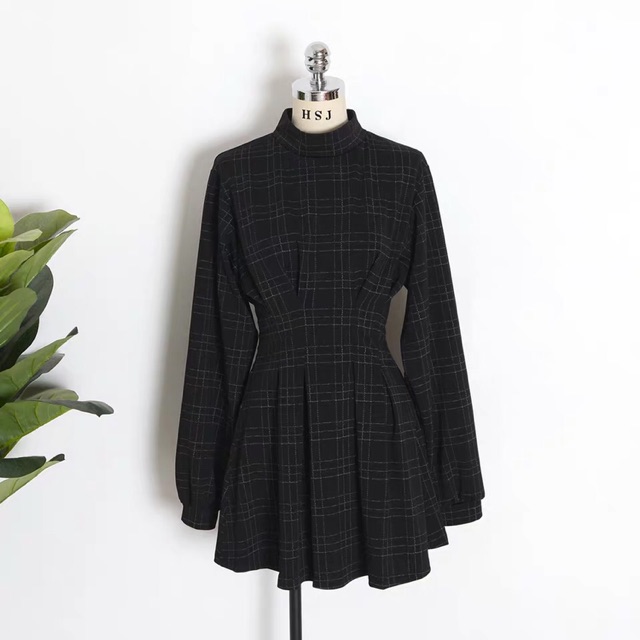 Váy sơ mi kẻ cổ tàu