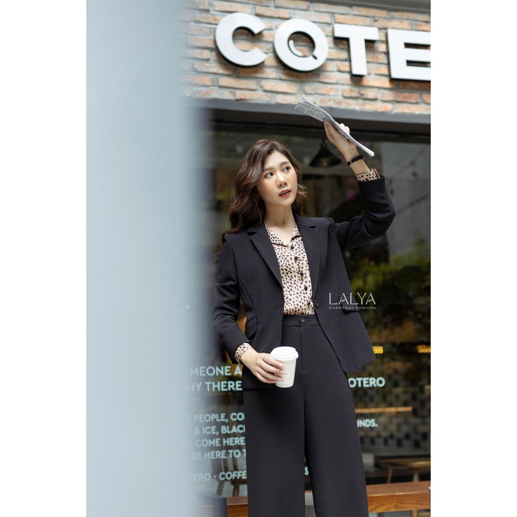 LALYA_Áo Blazer form ôm cắt cúp - Đen | BigBuy360 - bigbuy360.vn