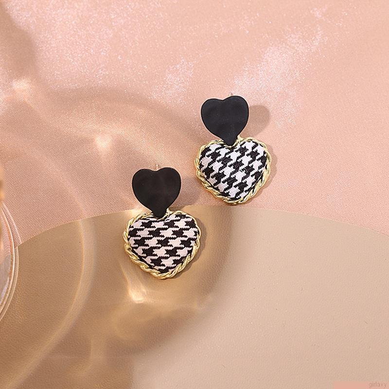 Đôi khuyên tai hình trái tim thời trang cho nữ