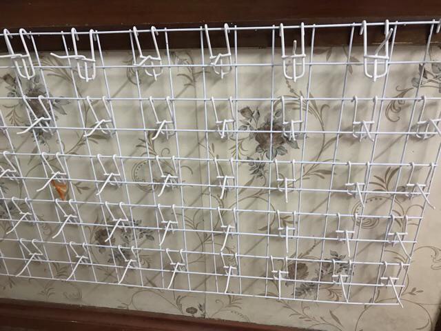 Tay cài lưới treo đồ màu trắng, đen dài 5cm, 10cm, 15cm, 20cm treo phụ kiện điện thoại, móc treo đồ sơn tĩnh điện