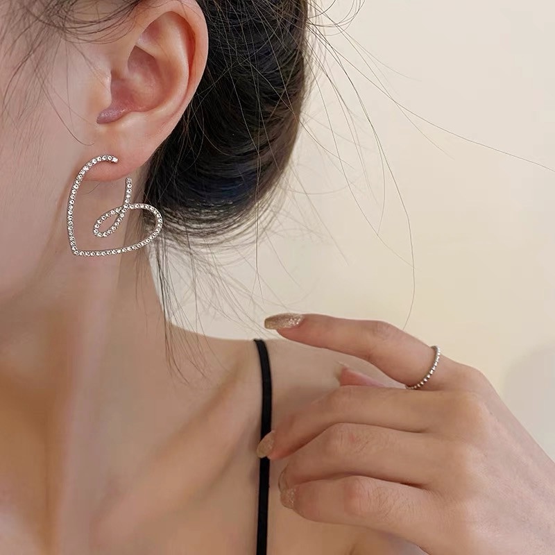Đôi Khuyên Tai Hình Trái Tim Đính Đá Thời Trang Cho Nữ