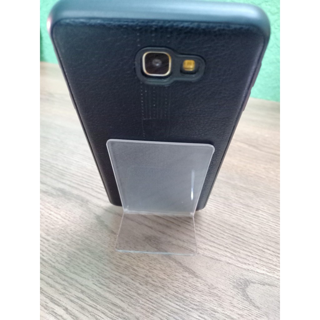 Đế Mica Kệ trưng bày điện thoại