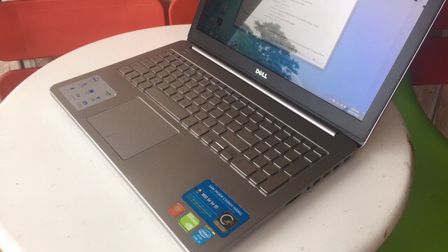 Laptop Dell 7537 giá huỷ diệt