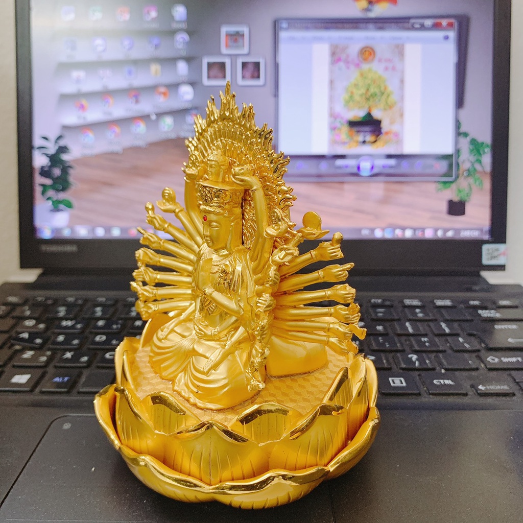 Tượng Phật Bà Quan Âm Nghìn Tay Đặt Taplp Ô Tô Sang Trọng