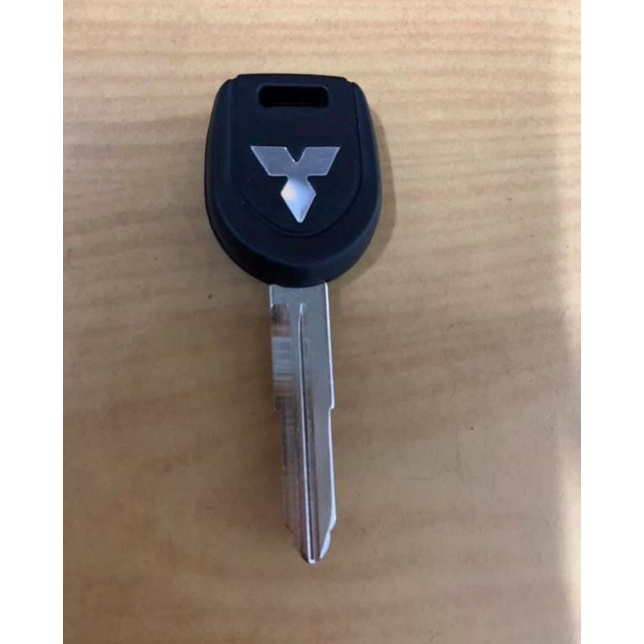 Vỏ chìa khoá MITSUBISHI ( có hộc nhét chíp , không kèm chíp )