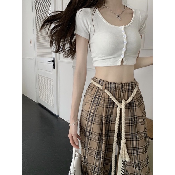 SET ÁO CROPTOP NÚT GÂN TRẮNG + QUẦN CARO CỘT DÂY (TH)