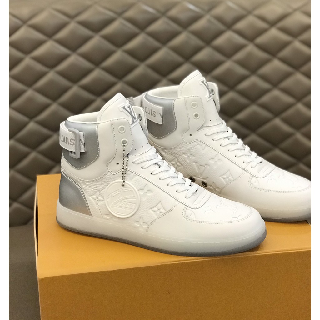 Giày sneakers nam da thật cao cổ Louis Vuitton LV kiểu dáng hiện đại, trẻ trung, mang đến phong cách thời trang bắt mắt