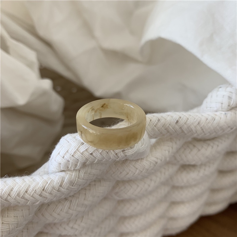 Nhẫn Nhựa Resin Màu Hổ Phách Đơn Giản Thời Trang Hàn Quốc Cổ Điển