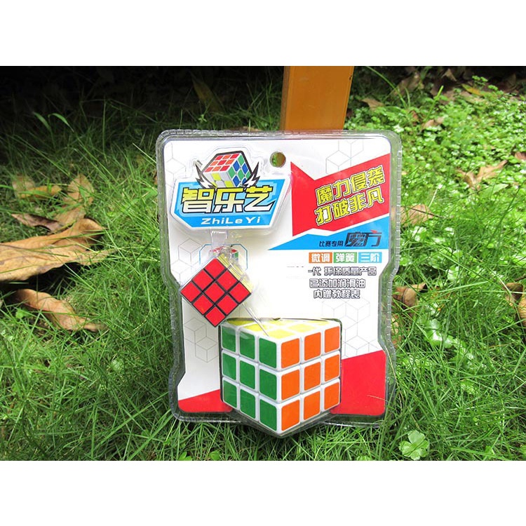 Rubik 3x3 kèm móc khóa hình rubik cho bé