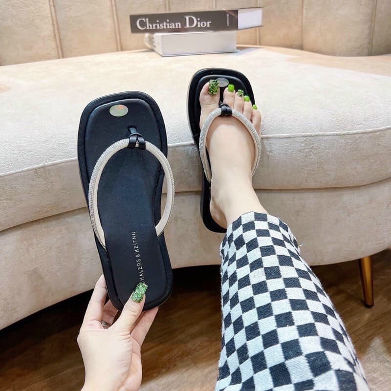 Dép kẹp bánh mì quai kim sa tôn chân