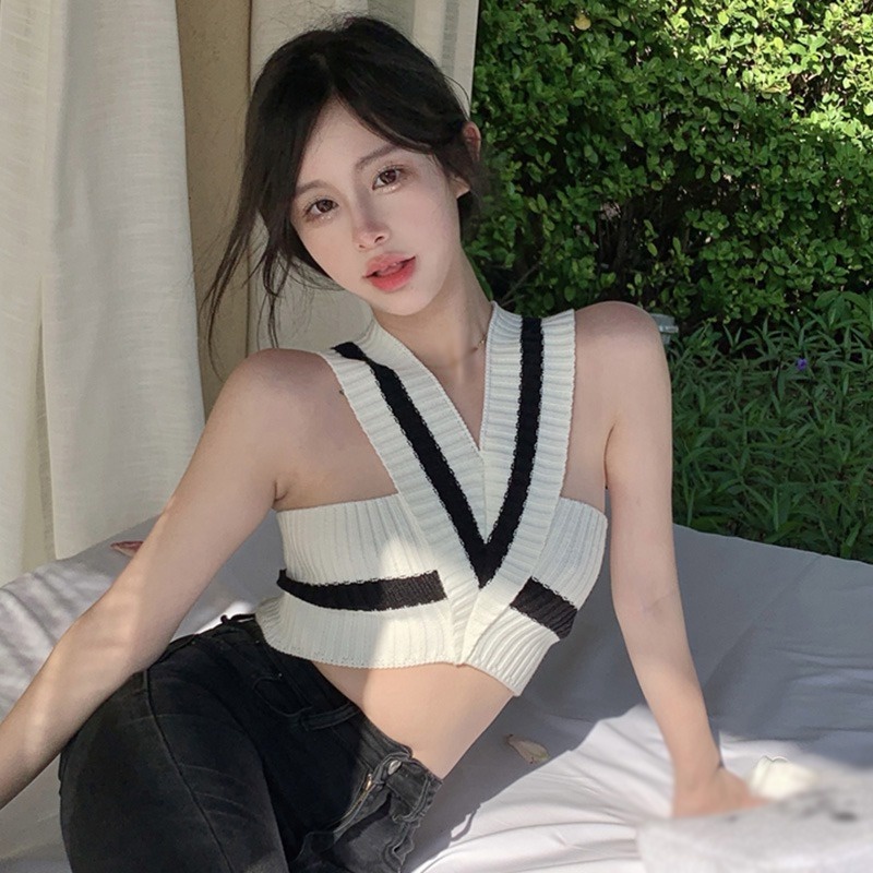 Áo Croptop Dệt Kim Sát Nách Cổ Chữ V Ôm Dáng Thời Trang Cho Nữ