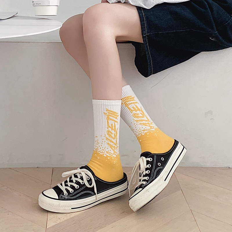 Đôi Vớ Thể Thao Mùa Thu Và Mùa Đông ins Mới ins Ngôi Sao Thể Thao Trượt Ván Dành Cho Nam Và Nữ Đi Chơi Bóng Rổ Cổ Vừa