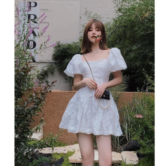 Đầm dạo phố chất ren hoa tay bồng dáng váy ngắn dễ thương - Ona Dress | BigBuy360 - bigbuy360.vn