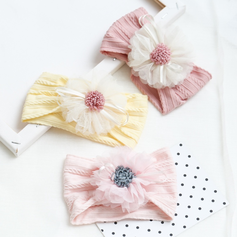 Turban vải dệt bản to, đính hoa ren cho bé gái