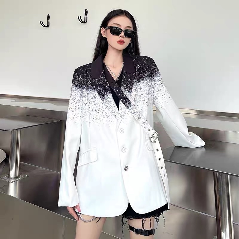 Áo khoác blazer ombre trắng phun sơn đen hot 2021