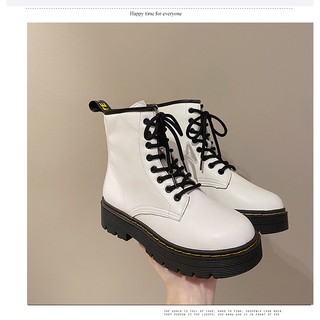 Boots trắng