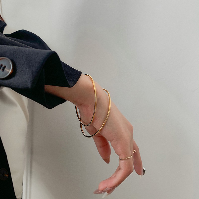 Vòng Đeo Tay Thiết Kế Sang Trọng Cá Tính Cho Nữ | BigBuy360 - bigbuy360.vn