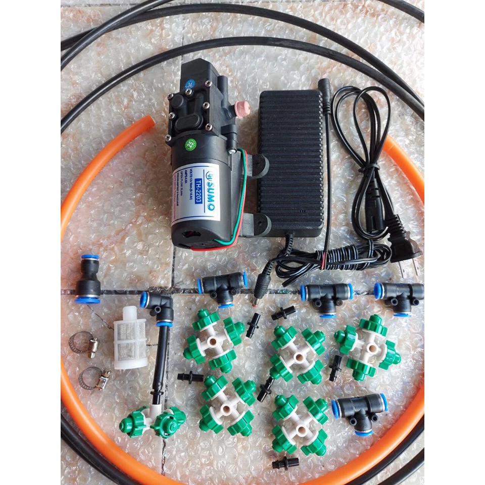 Bộ phun sương, tưới lan. Bơm sumo đen, kèm ng,uồn 12v_5a. 15m dây hút. 6 béc 4 hướng. 1m dây hút. hoàn chỉnh...