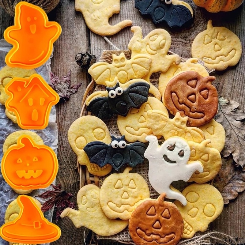 Set 4 Khuôn Cắt Bánh Quy Bằng Nhựa Họa Tiết Hoạt Hình 3D Phong Cách Halloween