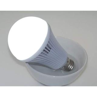 Bóng đèn led tích điện 9W