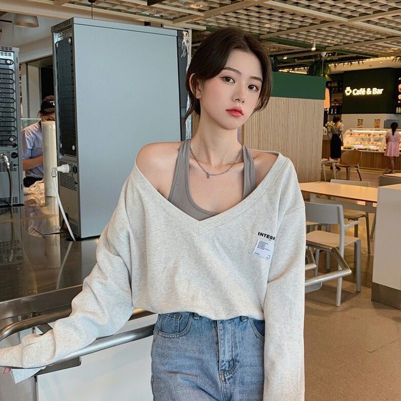 Áo sweater Ngắn Cổ Chữ V Giả Hai Lớp Thiết Kế Dễ Thương Cho Nữ