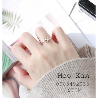 Nhẫn titan hoa mai bé